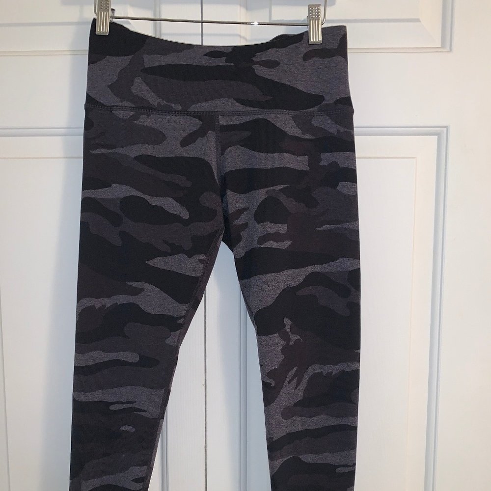 Camo print leggings
